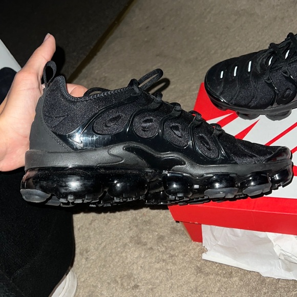 Nike Air VaporMax Triple Black - Picture 3 of 11